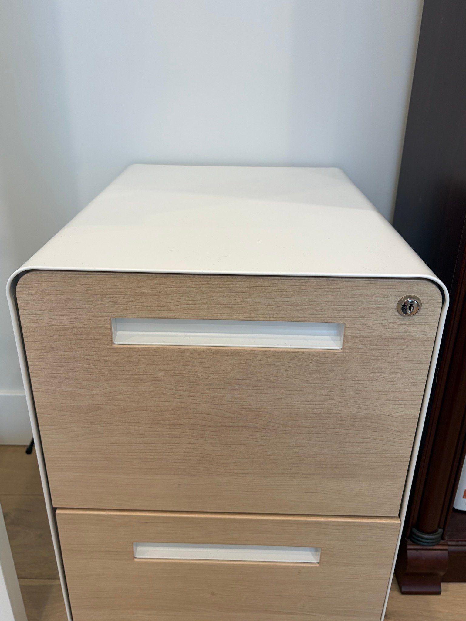 The same room after decluttering, clean and organized